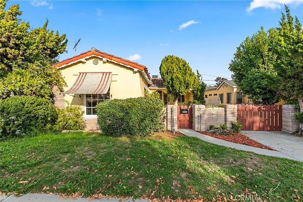 3 bed, 1.5 bath, 1418 sqft, $5,100 — Photo 1