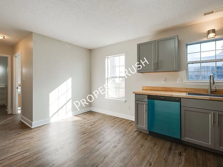 1565 Petty St SE — Photo 14