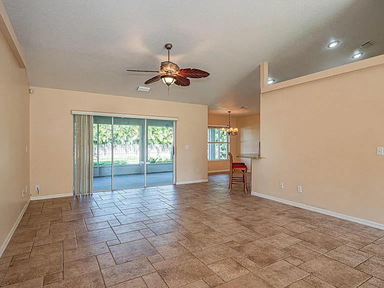 141 39th Dr — Photo 21
