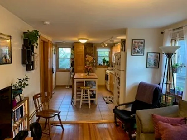 2 bed, 1.0 bath, 750 sqft, $2,800 — Photo 3