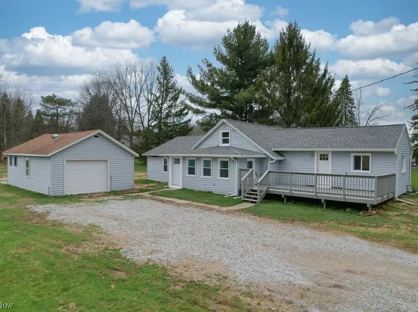 5200 S Hametown Rd, Barberton, OH 44203