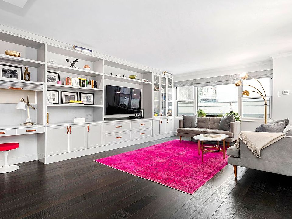 1st image of 150 E 61st St APT 3E
