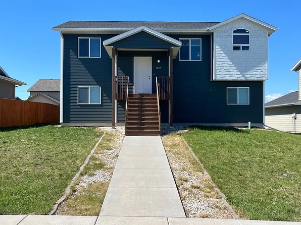 1227 Juneau Dr, Box Elder, SD 57719