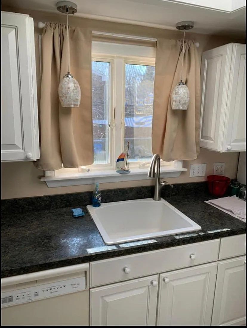 White Birch Cir, Niantic — Photo 2