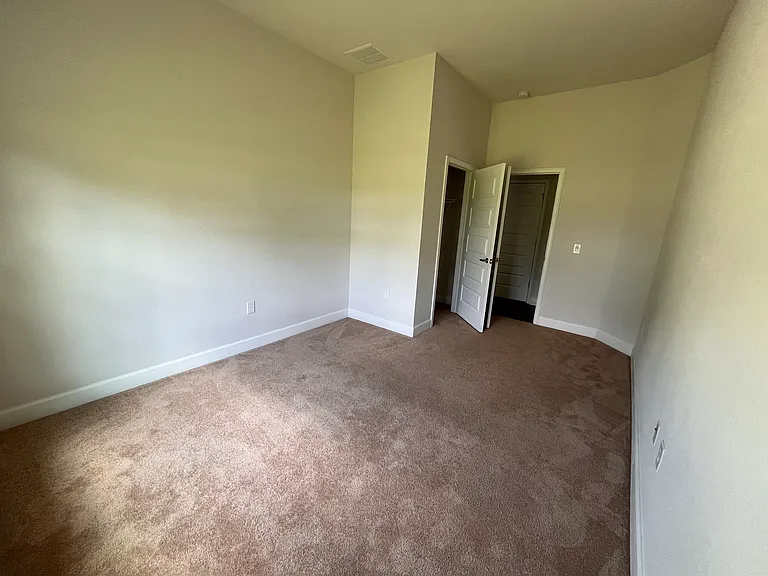 Bedroom 2 w. closet