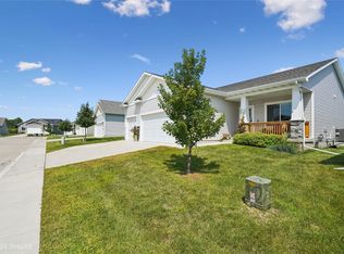 9841 Thorton Dr, Johnston, IA 50131