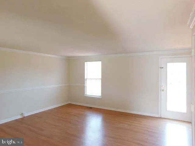 4 bed, 2.5 bath, 1720 sqft, $2,500 — Photo 2