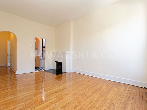 3rd image of 55 Morton St #2JR