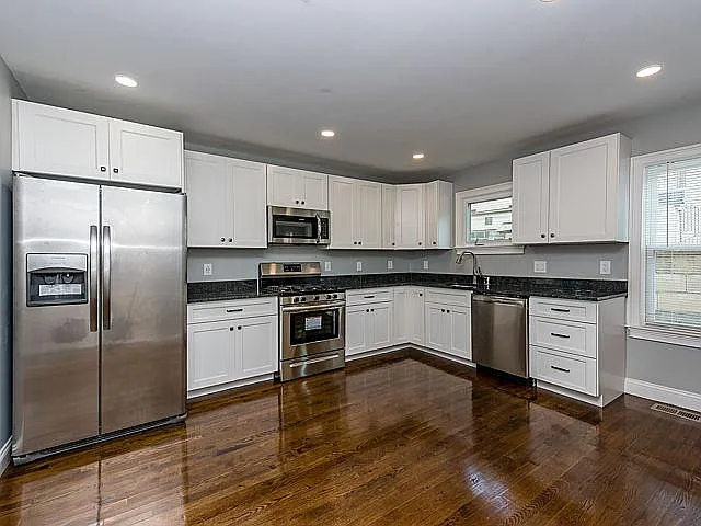 68 Glen St — Photo 1