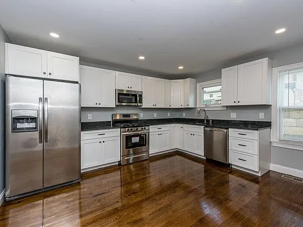 68 Glen St, Somerville, MA 02145