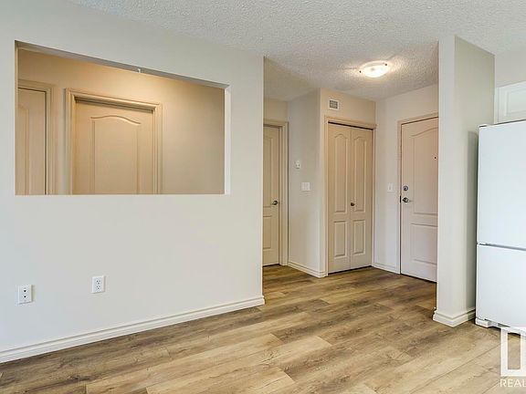 4th image of 905 Blacklock Way SW #216