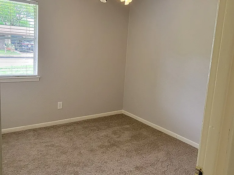 427 Darlene Ln — Photo 7