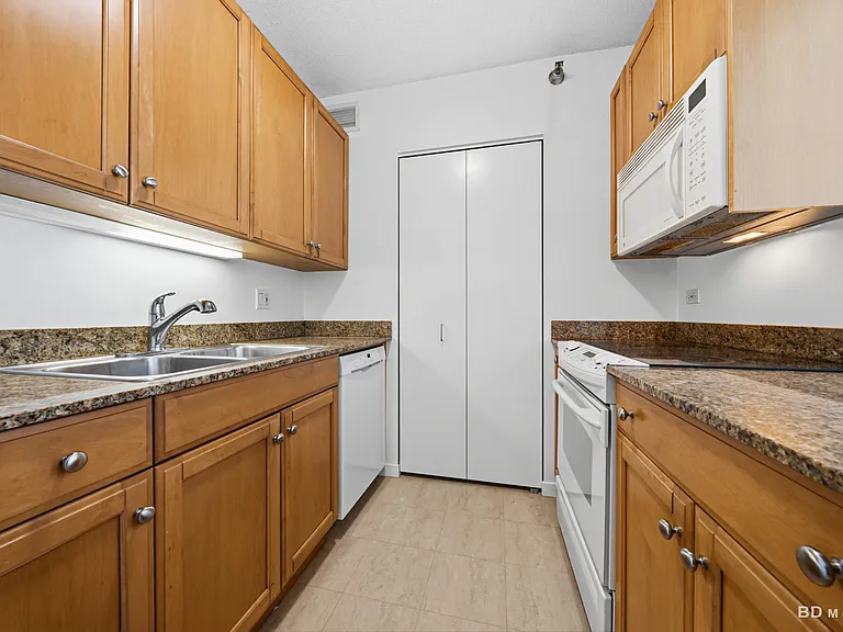 400 N Lasalle St #2506 — Photo 9