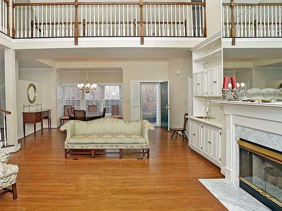 3rd image of 2929 Eastbrook Ct