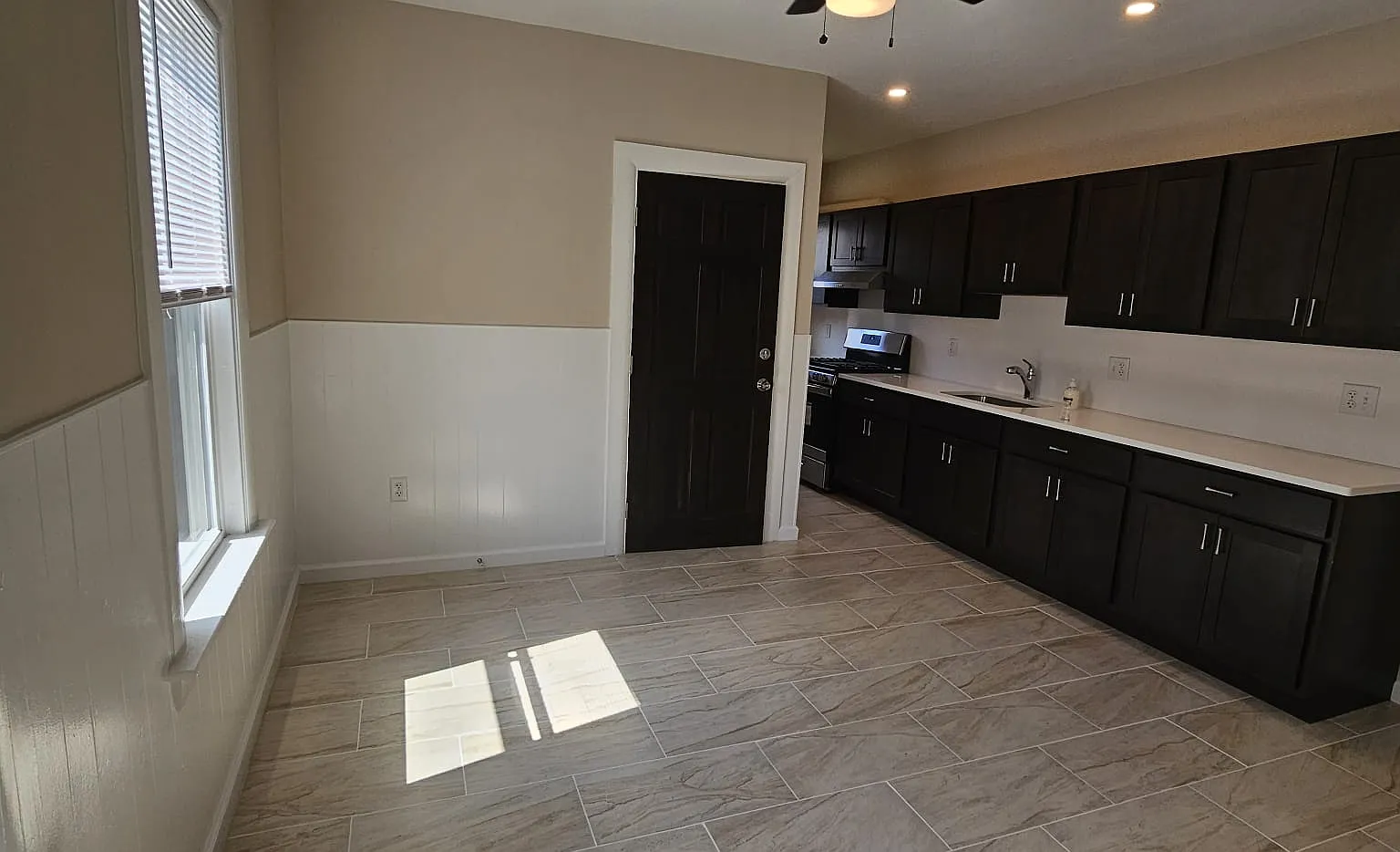 3 bed, 1250 sqft, $2,900 — Photo 2