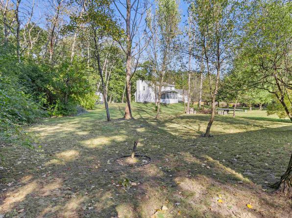 1131 Candlewick Dr NW, Poplar Grove, IL 61065