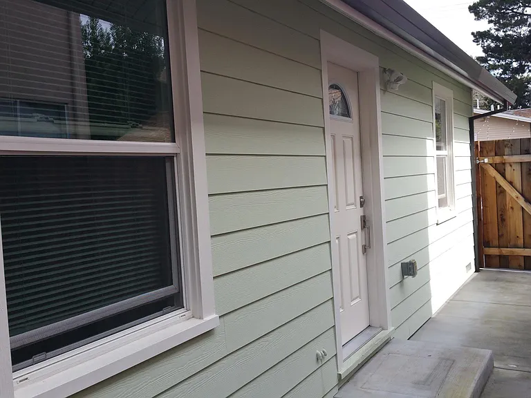 482A View St — Photo 2