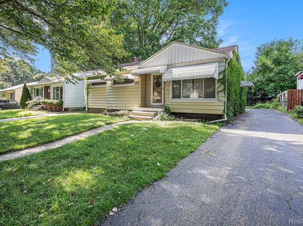 3741 Delaware Ave, Flint, MI 48506
