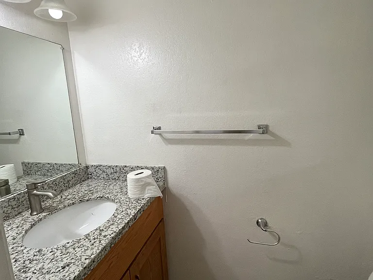 2560 Kenton Ct #1 — Photo 11