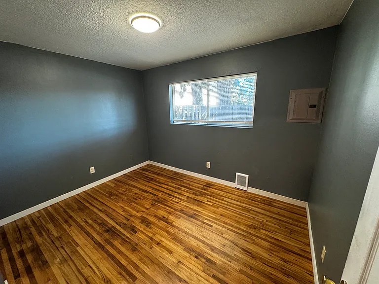 13945 SE Division St — Photo 6