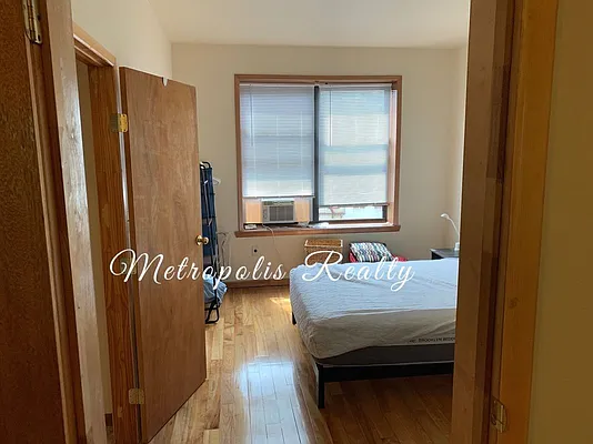 Rented by Metropolis International Realty Inc. | media 37