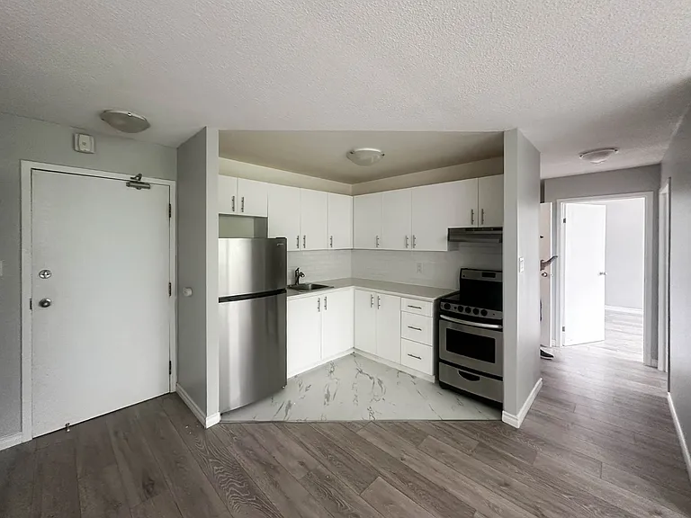 704 Canboro Rd — Photo 1