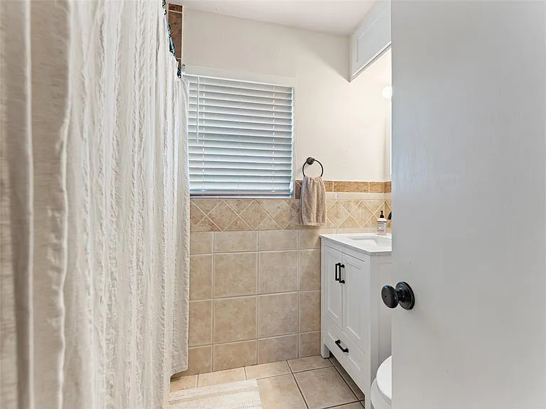 510 Overlook Dr — Photo 12