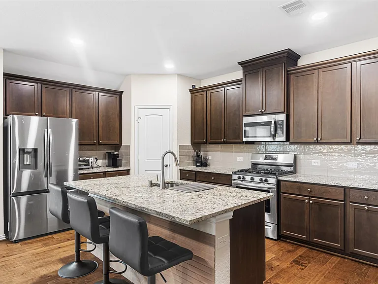 15014 Wiltshire Castle Ln — Photo 7