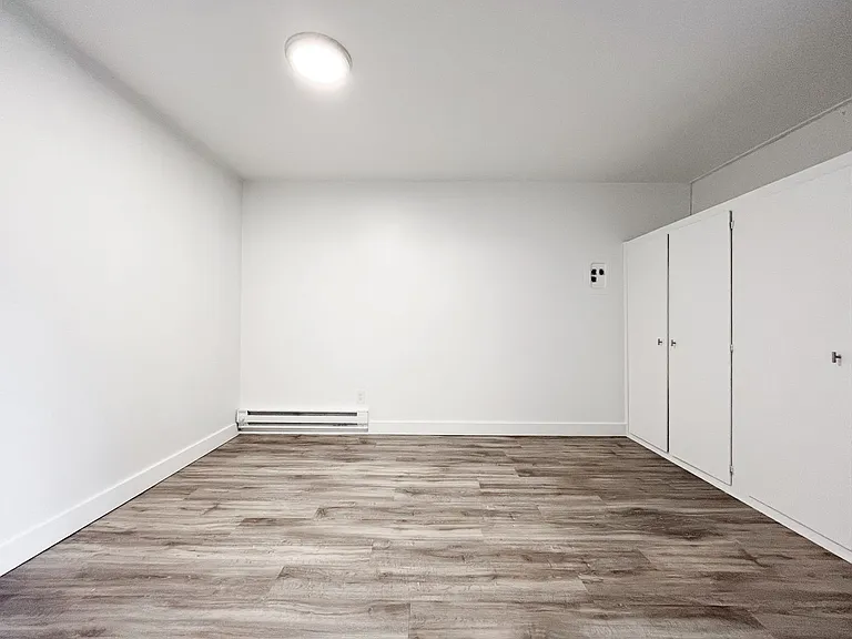 Village Vista Apartments — Photo 58