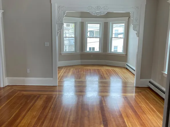 27-29 Emma St #2, New Bedford, MA 02744