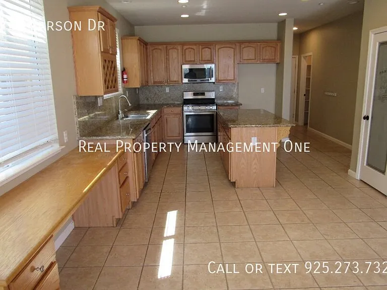 576 Pearson Dr — Photo 11