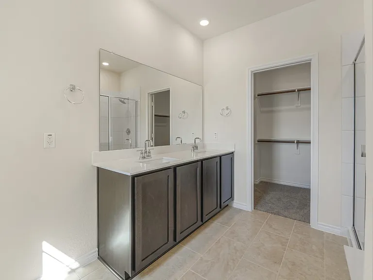 752 Thorn Creek Dr — Photo 9