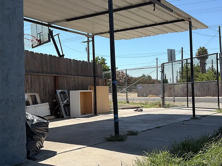 343 Rio Grande Ave #B — Photo 4