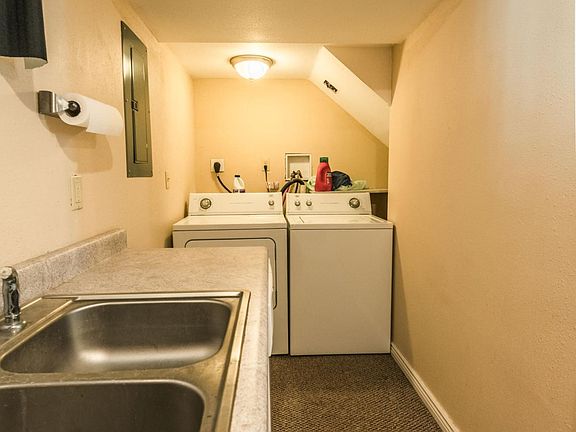 3rd image of 1519 E Garfield St #Basement
