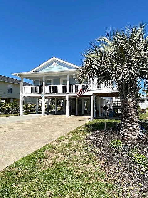 Front view of home