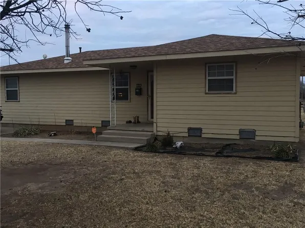 723 8th St, Snyder, OK 73566