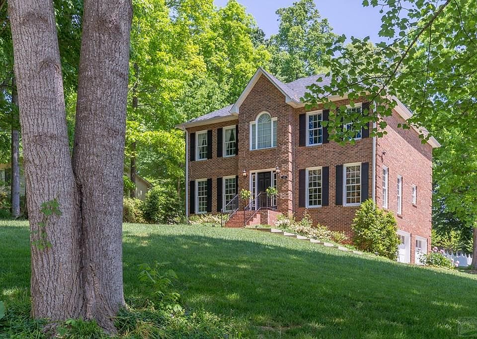 1st image of 209 Heritage Ln