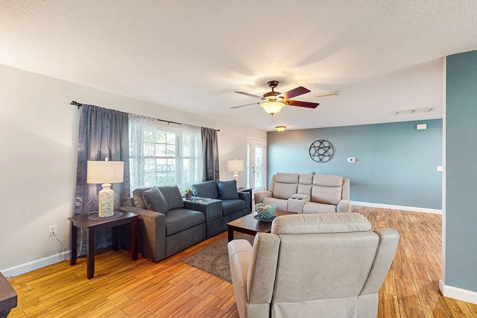 3 bed, 2.0 bath, 2163 sqft, $4,860 — Photo 2