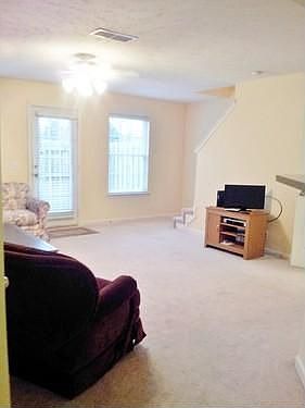 3rd image of 141 Wolverine Ct