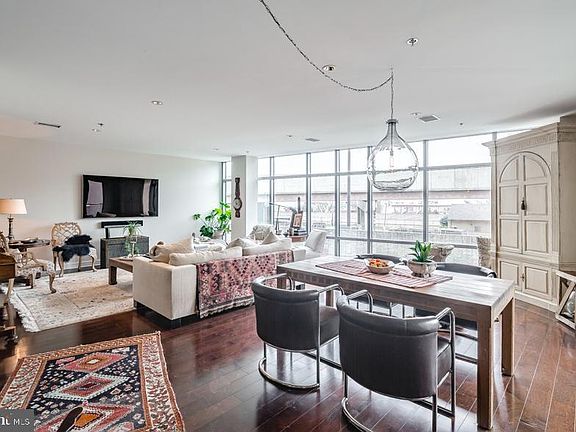 4th image of 257 N 2nd St APT 302