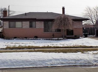 15960 Loreto St, Roseville, MI 48066