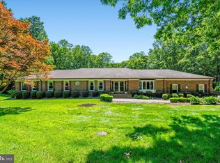 10060 Hampton Rd, Fairfax Station, VA 22039