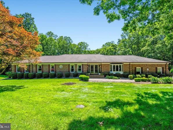 10060 Hampton Rd, Fairfax Station, VA 22039
