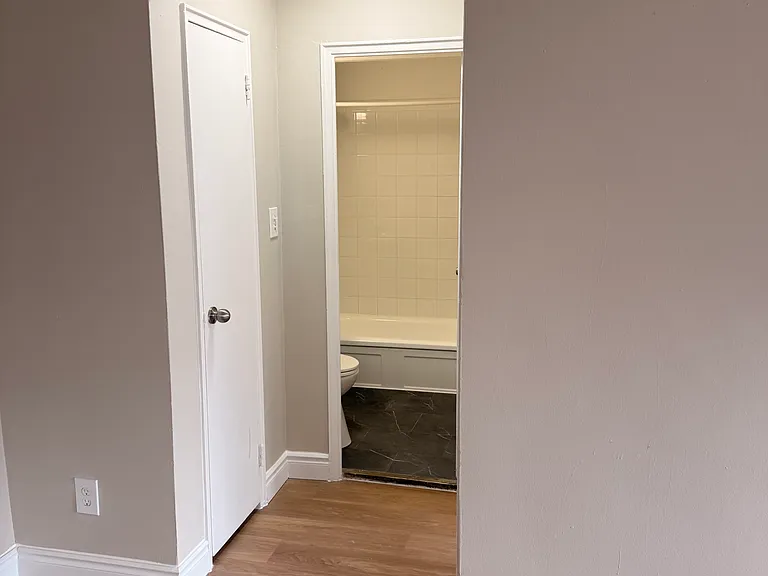 1817 Victoria Park Ave — Photo 8