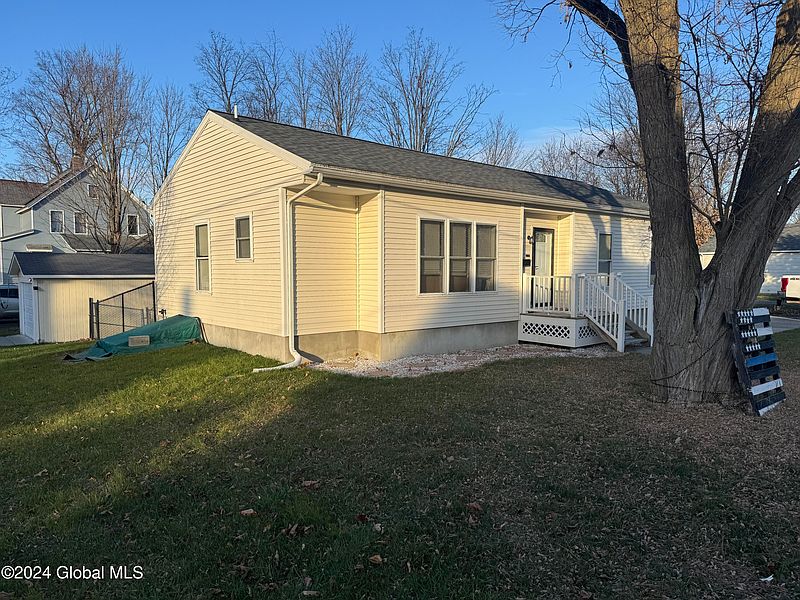 3rd image of 16 Williams Street