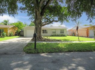 704 SW 74th Ave, North Lauderdale, FL 33068