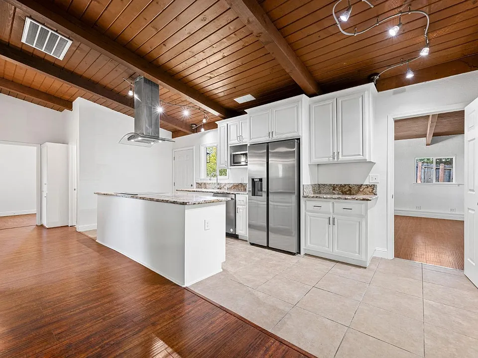 4933 Melvin Dr
