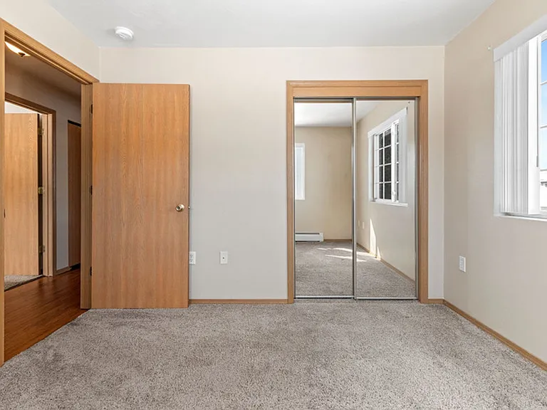 Charlotte Court Apartments — Photo 22