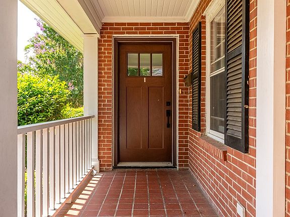 4th image of 1615 Iris Dr