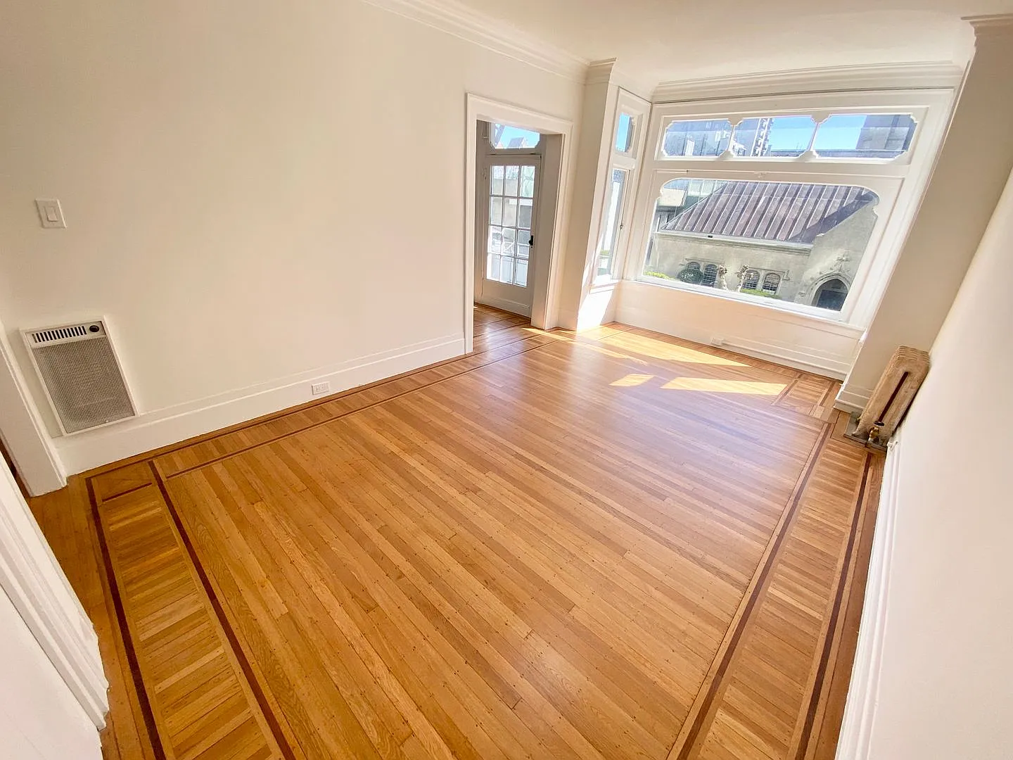 Leasing Now!! Renovated 1BD/1BA w/ Stunning Views & Tons of Natural Light! — Photo 1